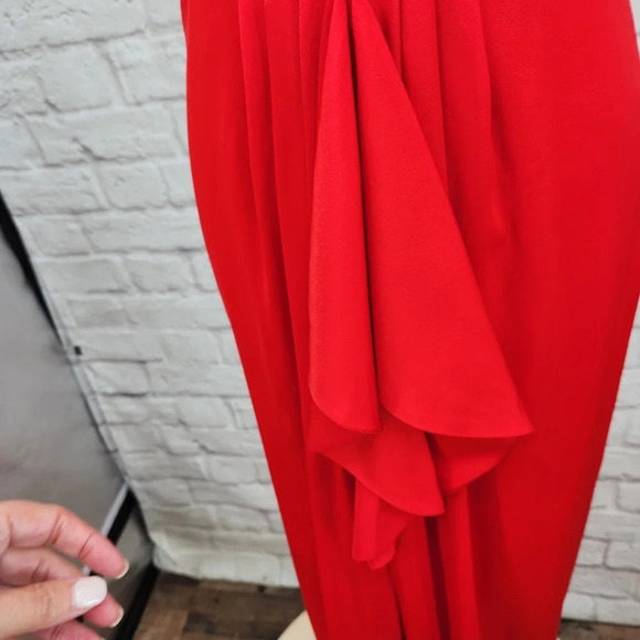 BCBGMAXAZRIA Milania Chain Link Red Berry Halter Maxi Dress Size 4 NWOT - Picture 4 of 15